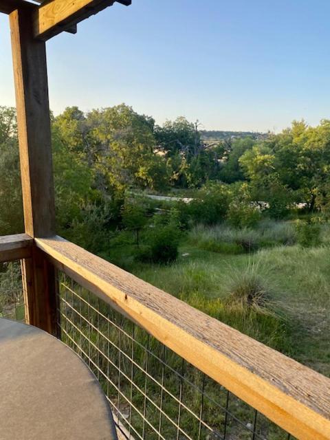 City On A Hill At Spring Creek Fredericksburg Buitenkant foto